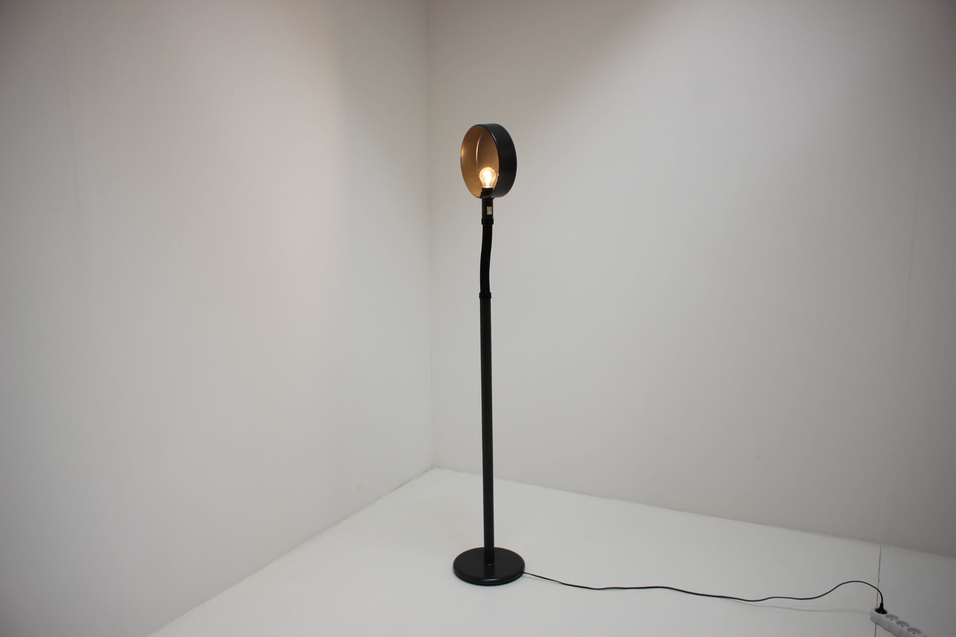 1970s retro vintage freestanding Dijkstra bowl shaped reading floor lamp