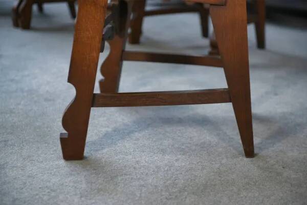 8 rustic oak chairs combining modern lines and Breton craftsmanship by a student of Joseph Savina 1950s