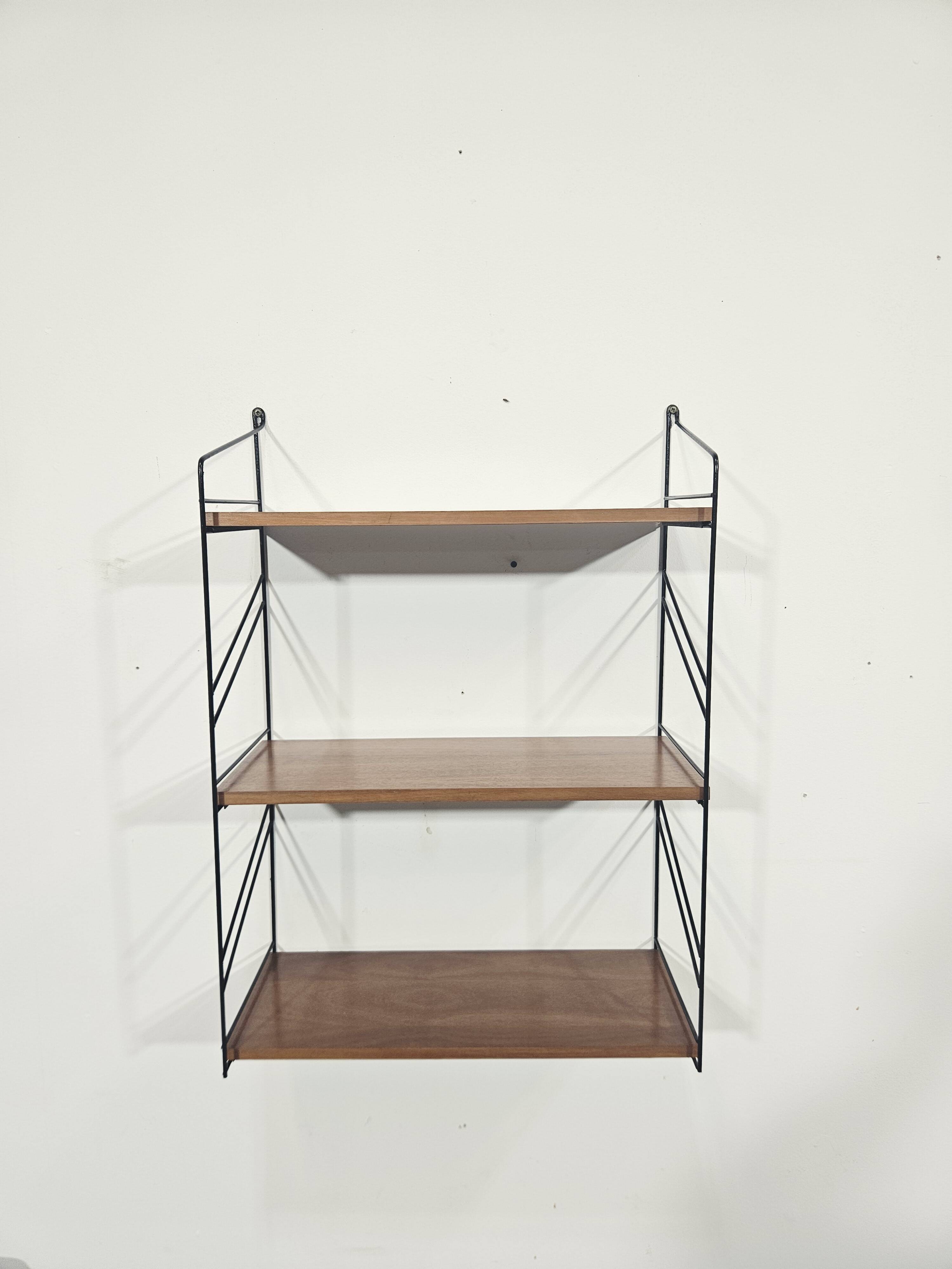 Étagère murale Mid-Century / String / Tomado / années 1970.