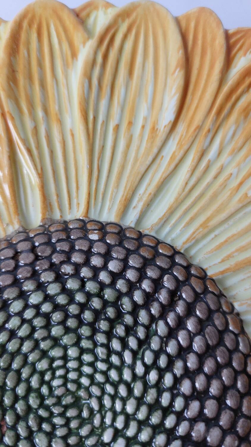 Sunflower display dish vintage tableware