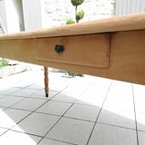 Farm table
