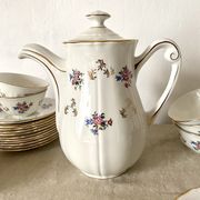 Antique tea set in Amandinoise porcelain