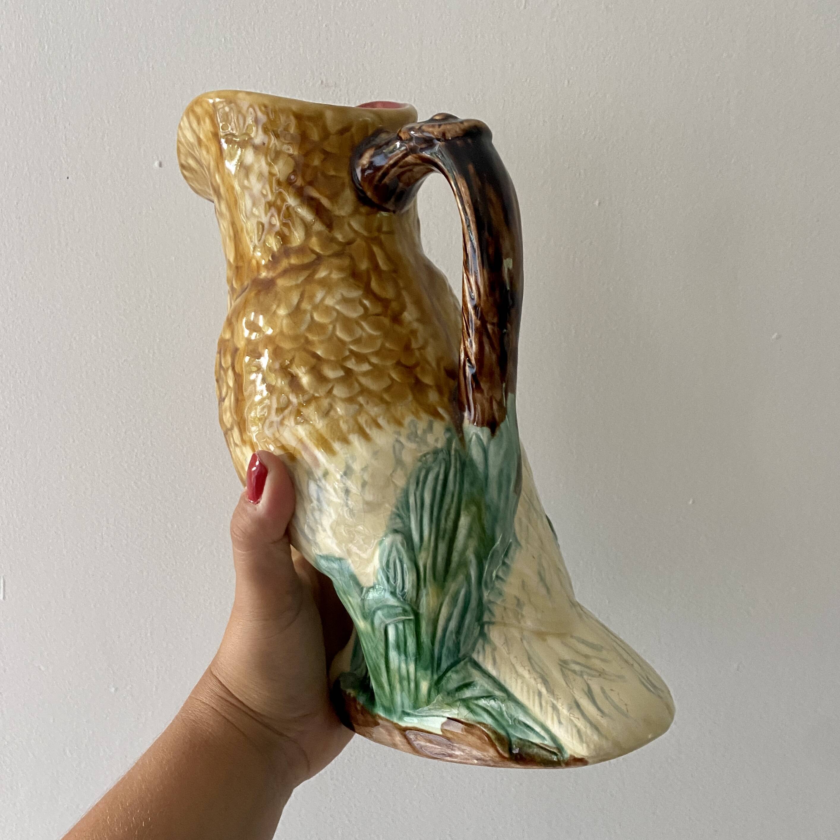 Pichet - carafe vintage en barbotine en forme de hiboux