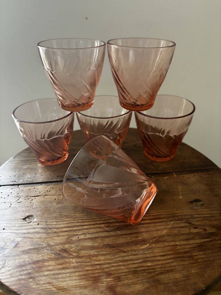 Set of 7 vintage pink Véréco Torsades glasses