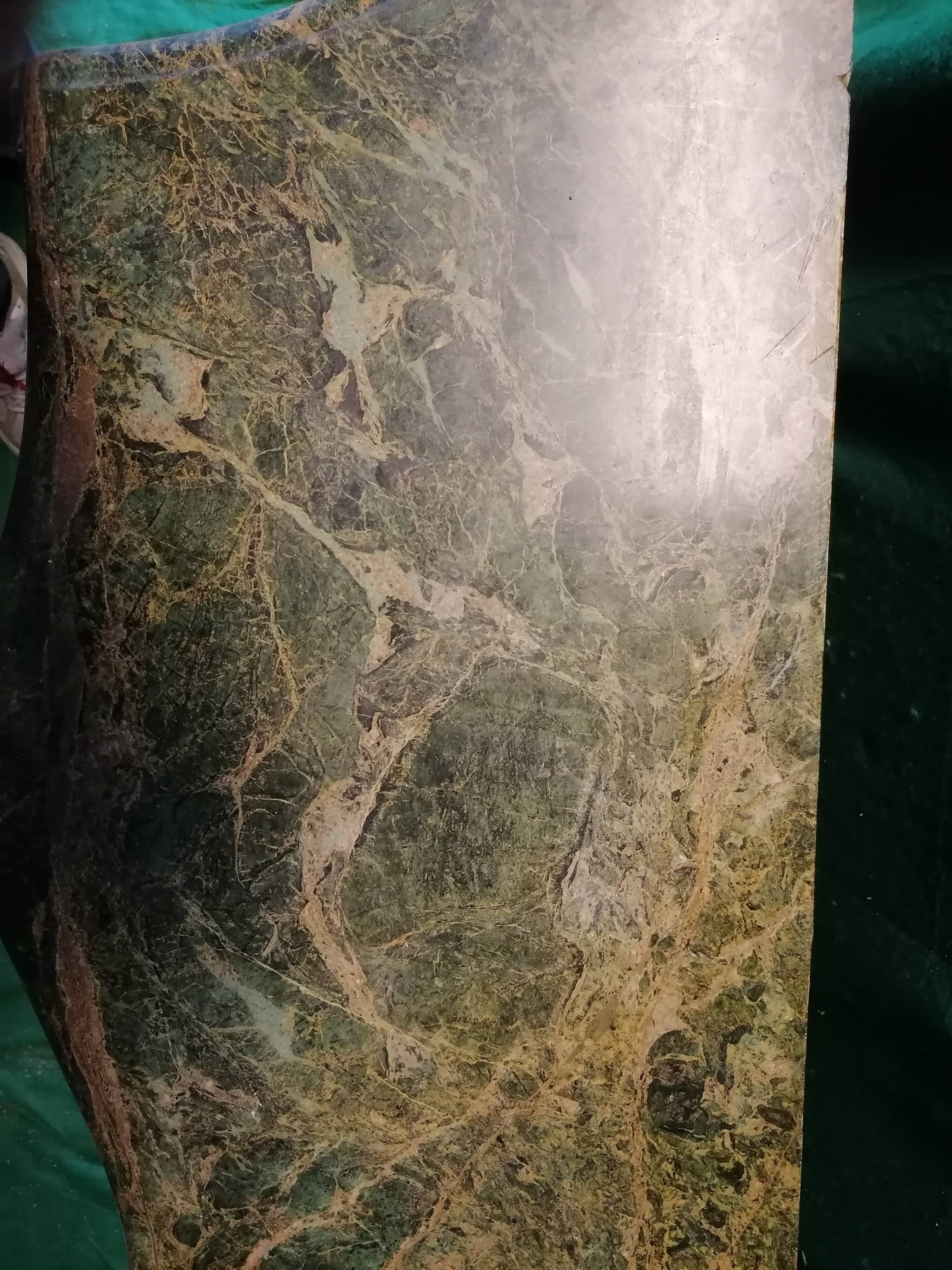 Small tomb chest of drawers, Louis XV Regency style - Elm burl and green marble.