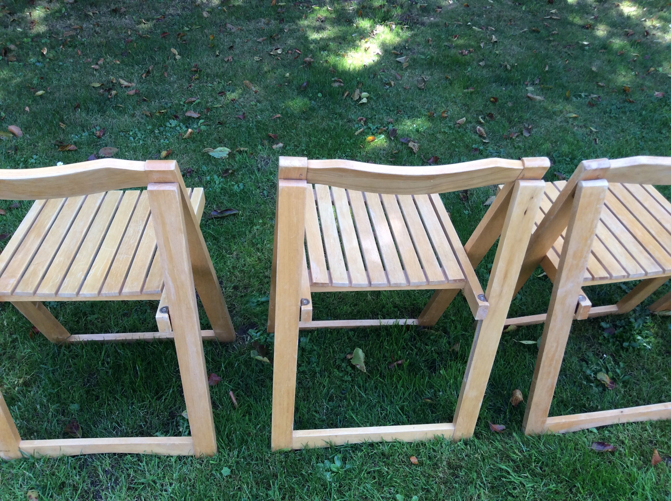 Series of 4 folding chairs