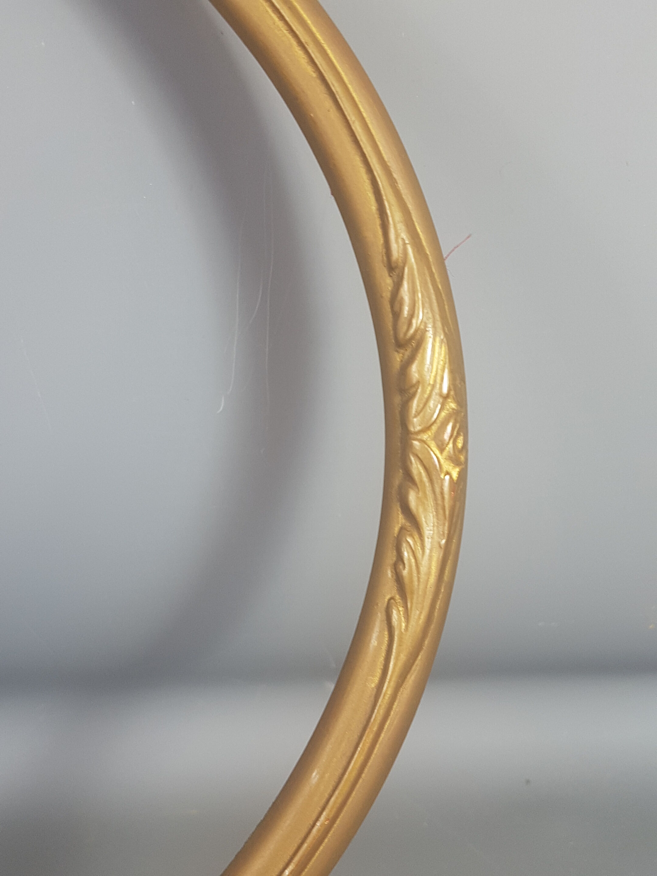 Fine old oval frame wood - gilded stucco 42x31 cm