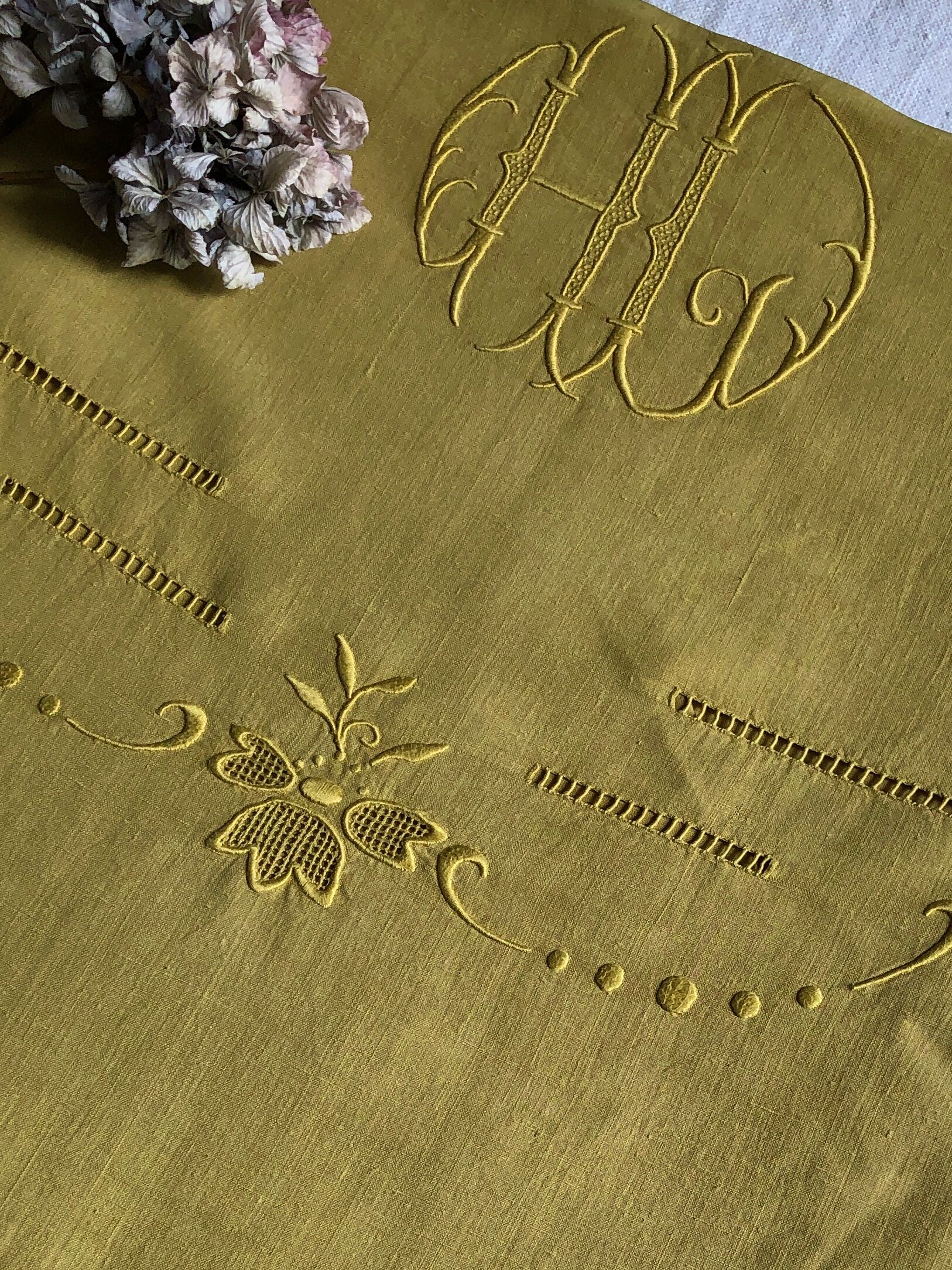 Old cloth in pure thread washed linen tinted in vermeil