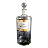 Flacon en pharmacie en verre transparent