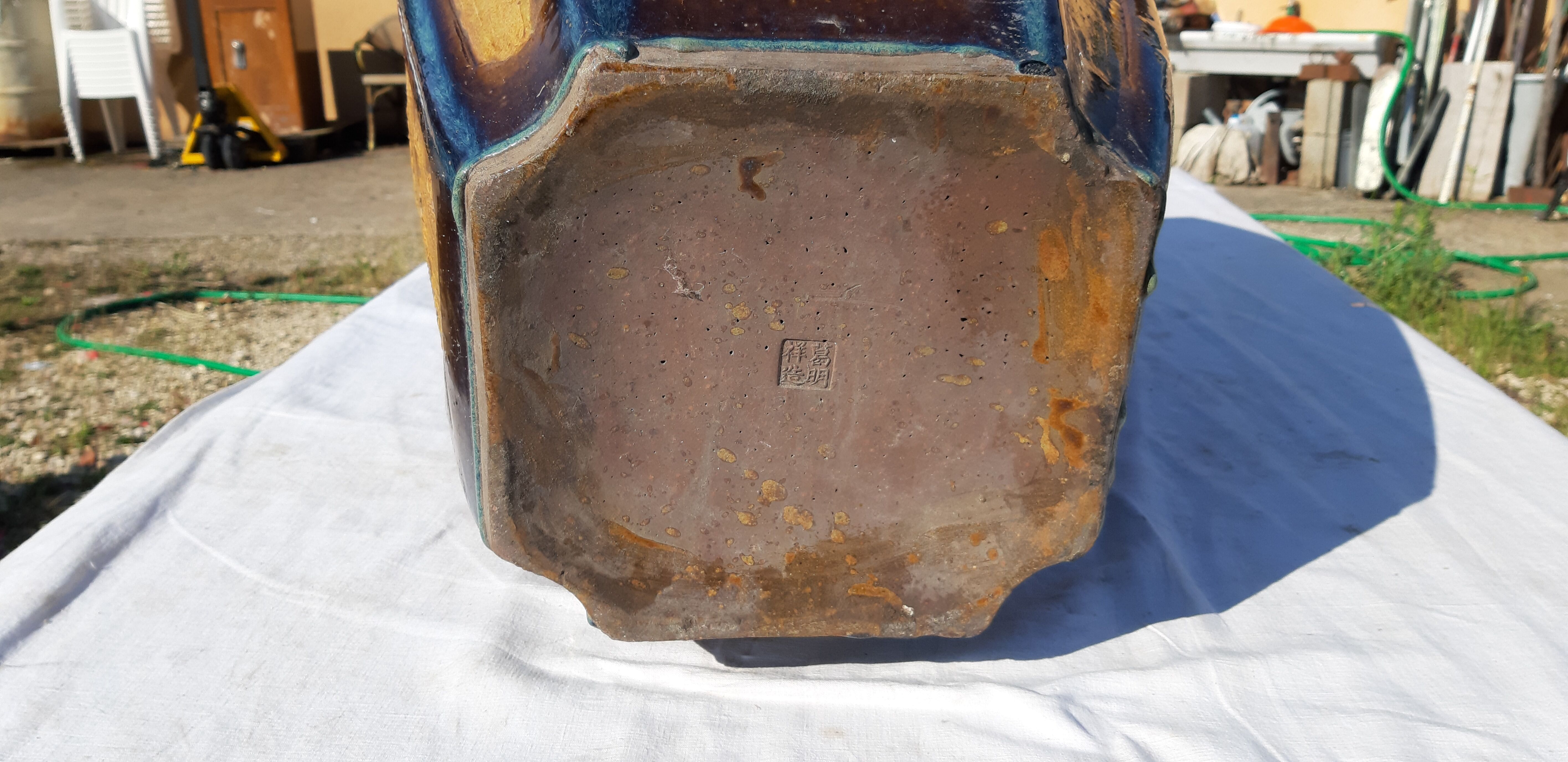 China vase in enamelled sandstone stamped stamp in hollow