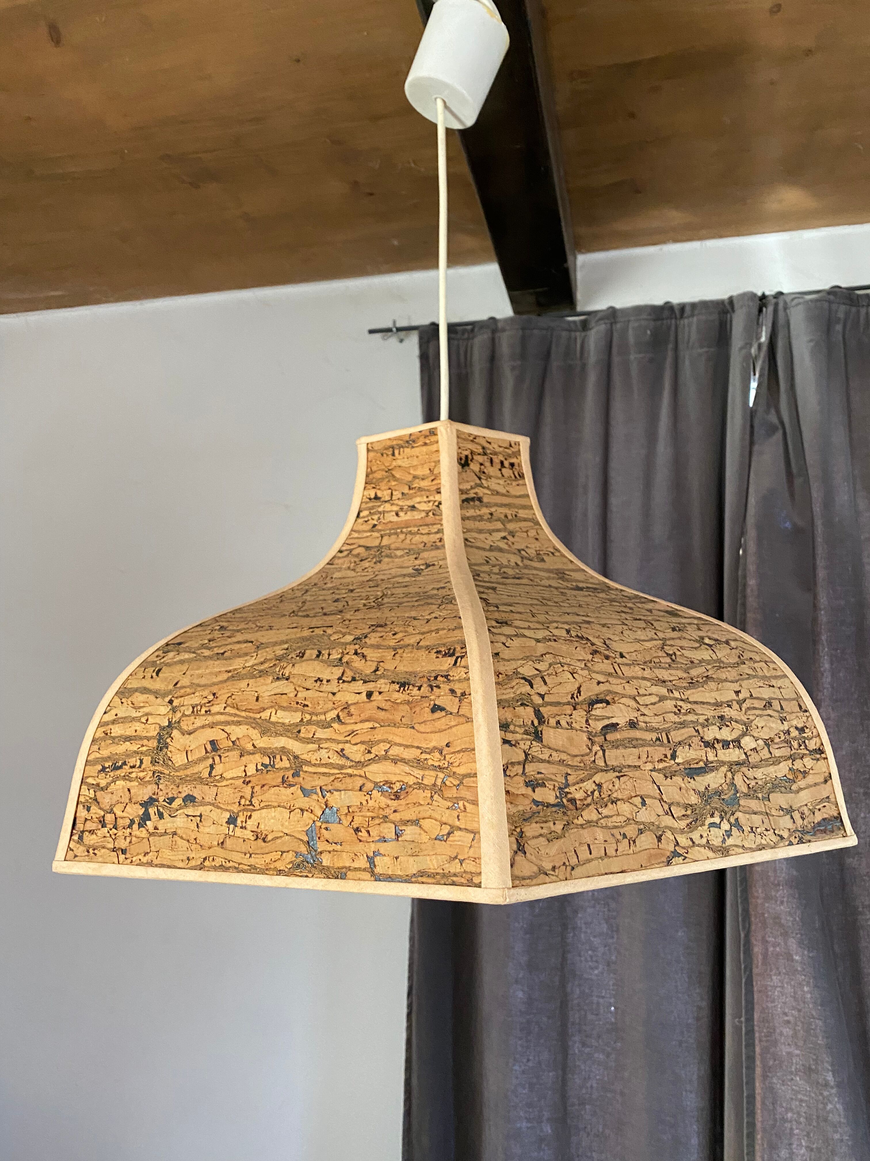 Hanging lamp in cork 80