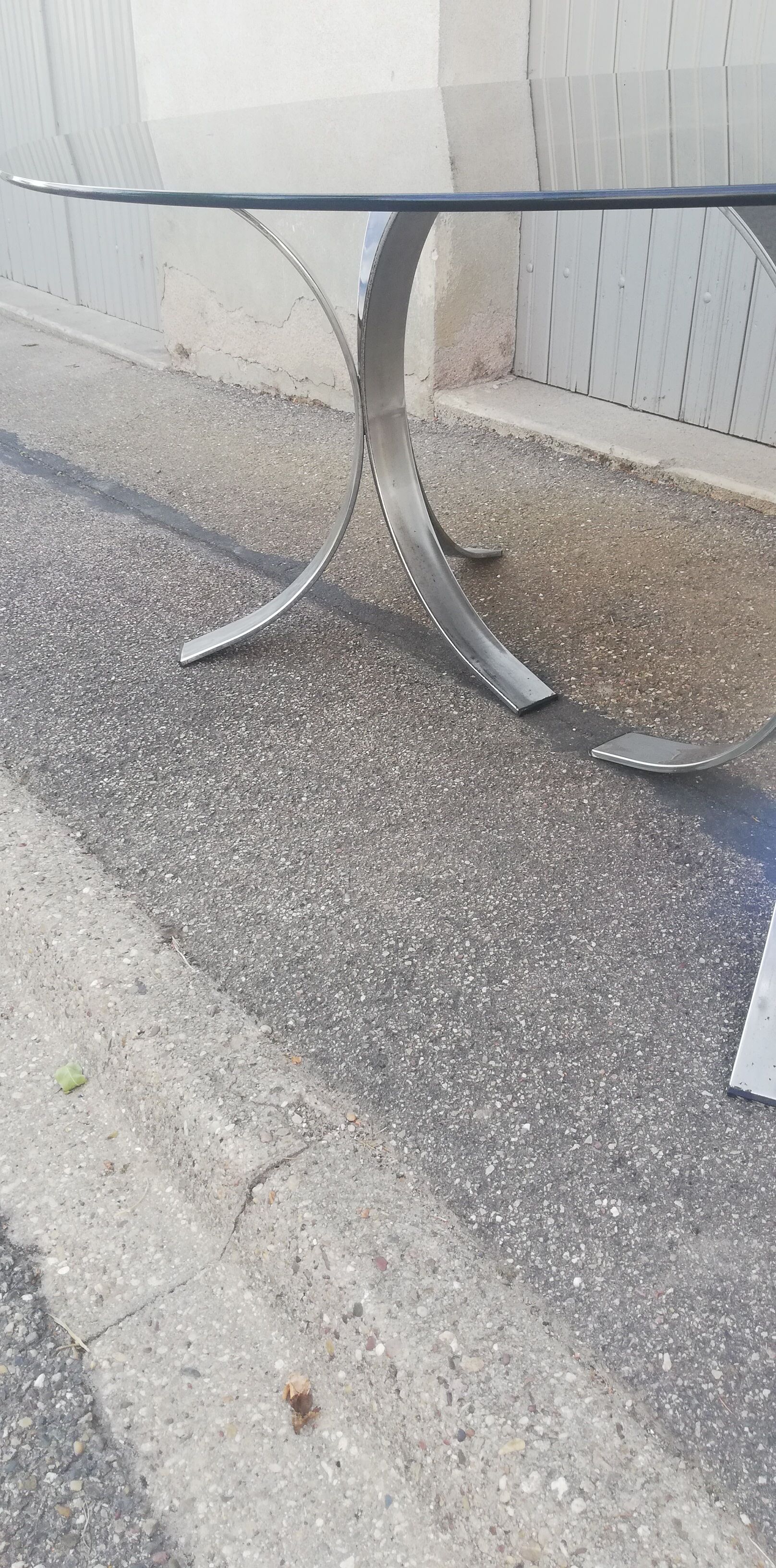 Table ovale vintage chrome et verre fumé