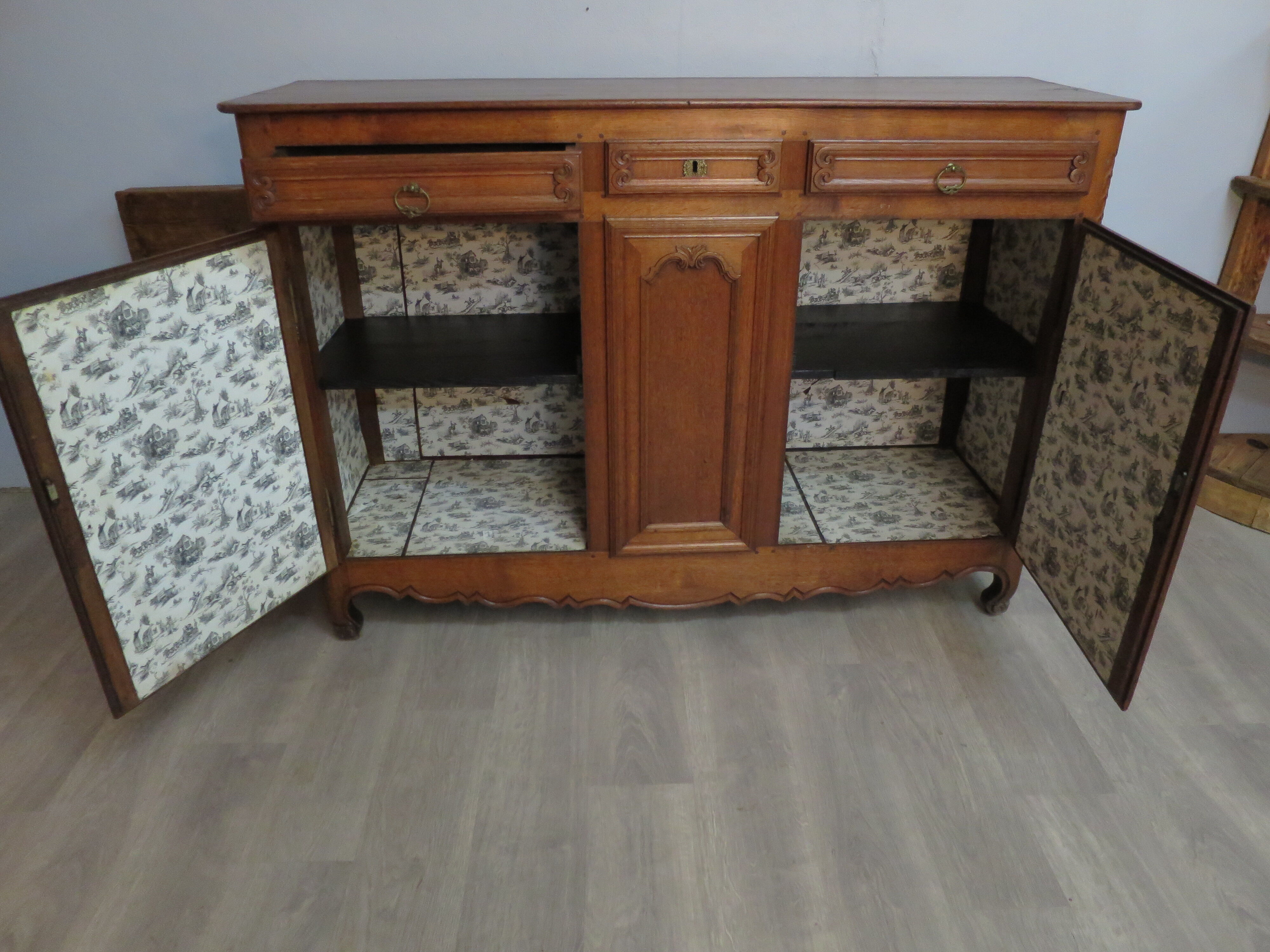 High sideboard in solid oak