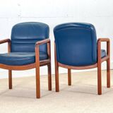 Ensemble de huit chaises de salle à manger à accoudoirs en noyer par Gordon Russell, années 1960