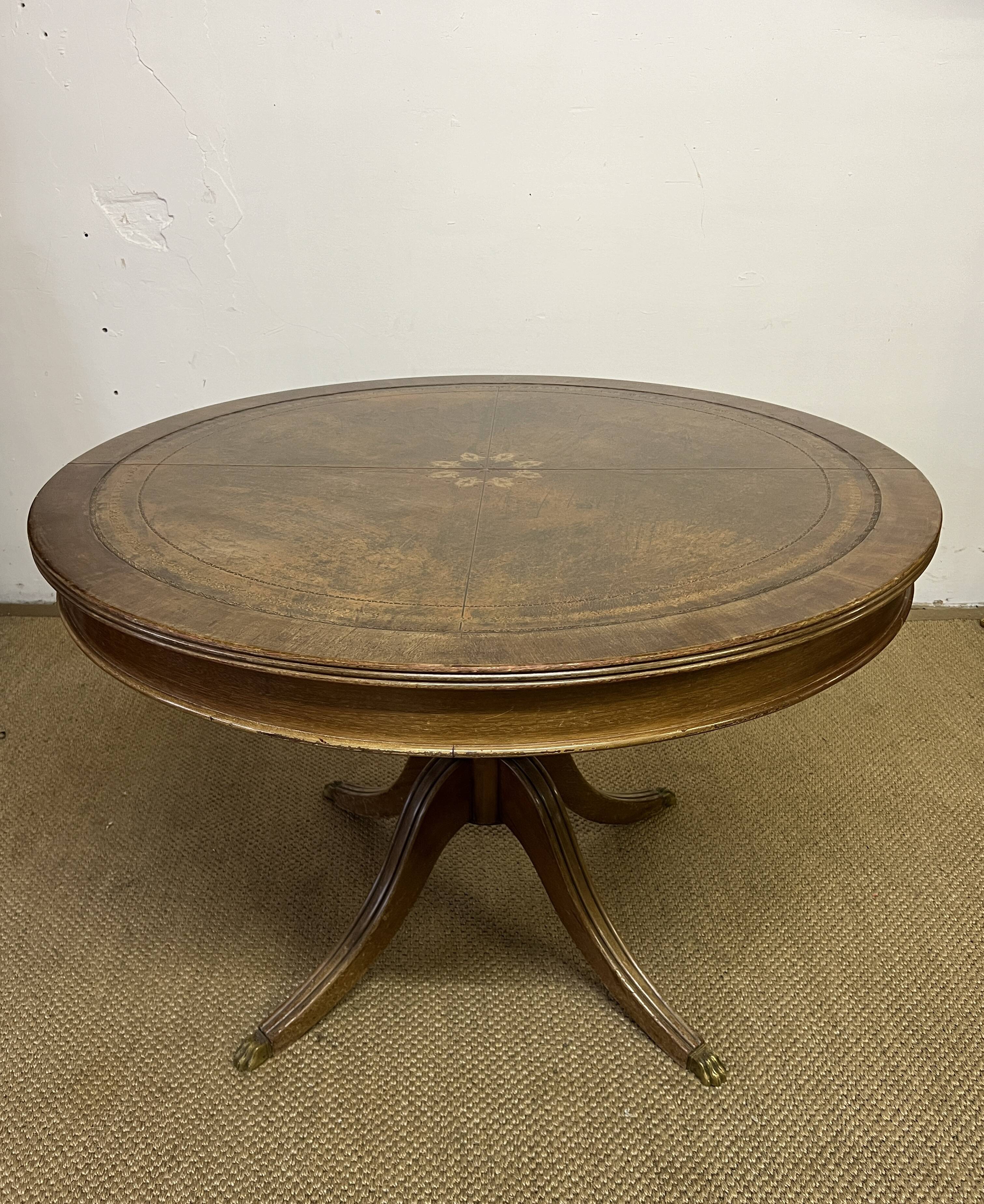 Empire style round table "Lion's Paws"
