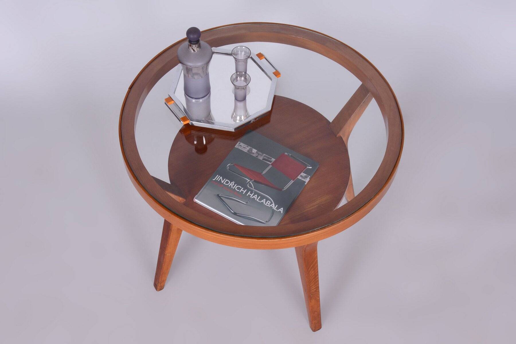 Table basse du milieu du siècle en chêne et verre, tchèque, années 1950.