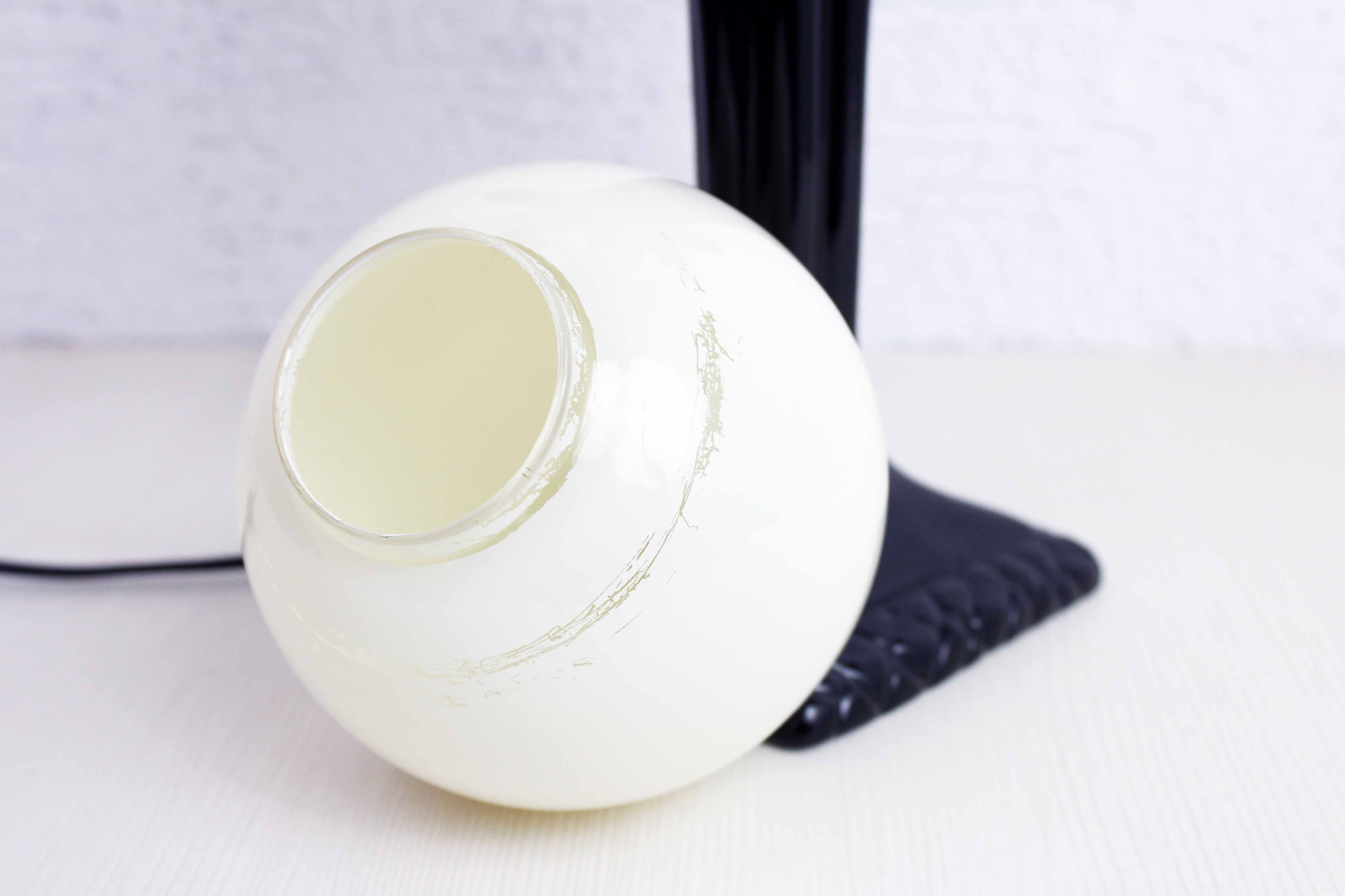 Lampe "palmier" en faïence et verre opalin