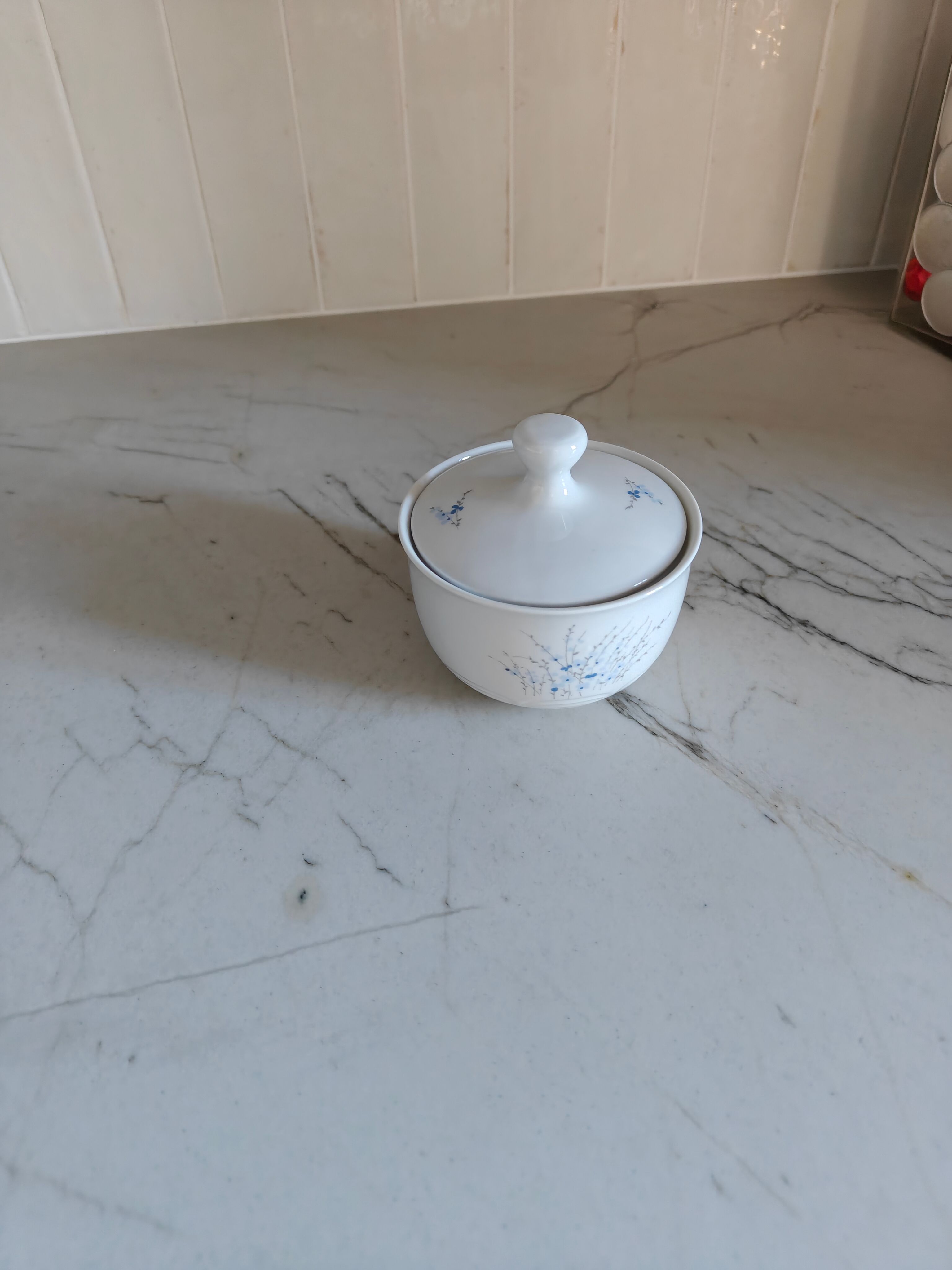 Sugar bowl