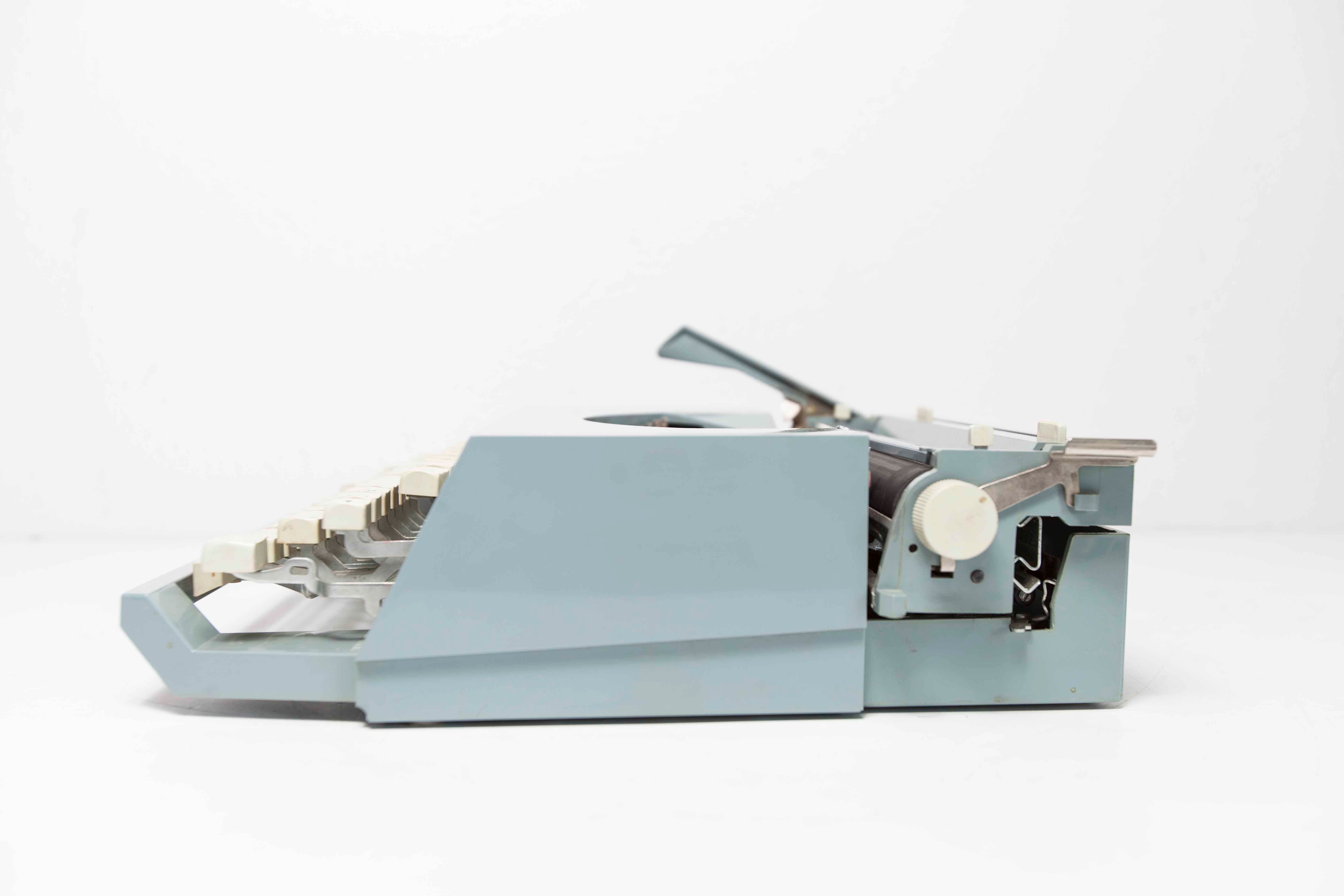 Revised Luxor 1980 typewriter