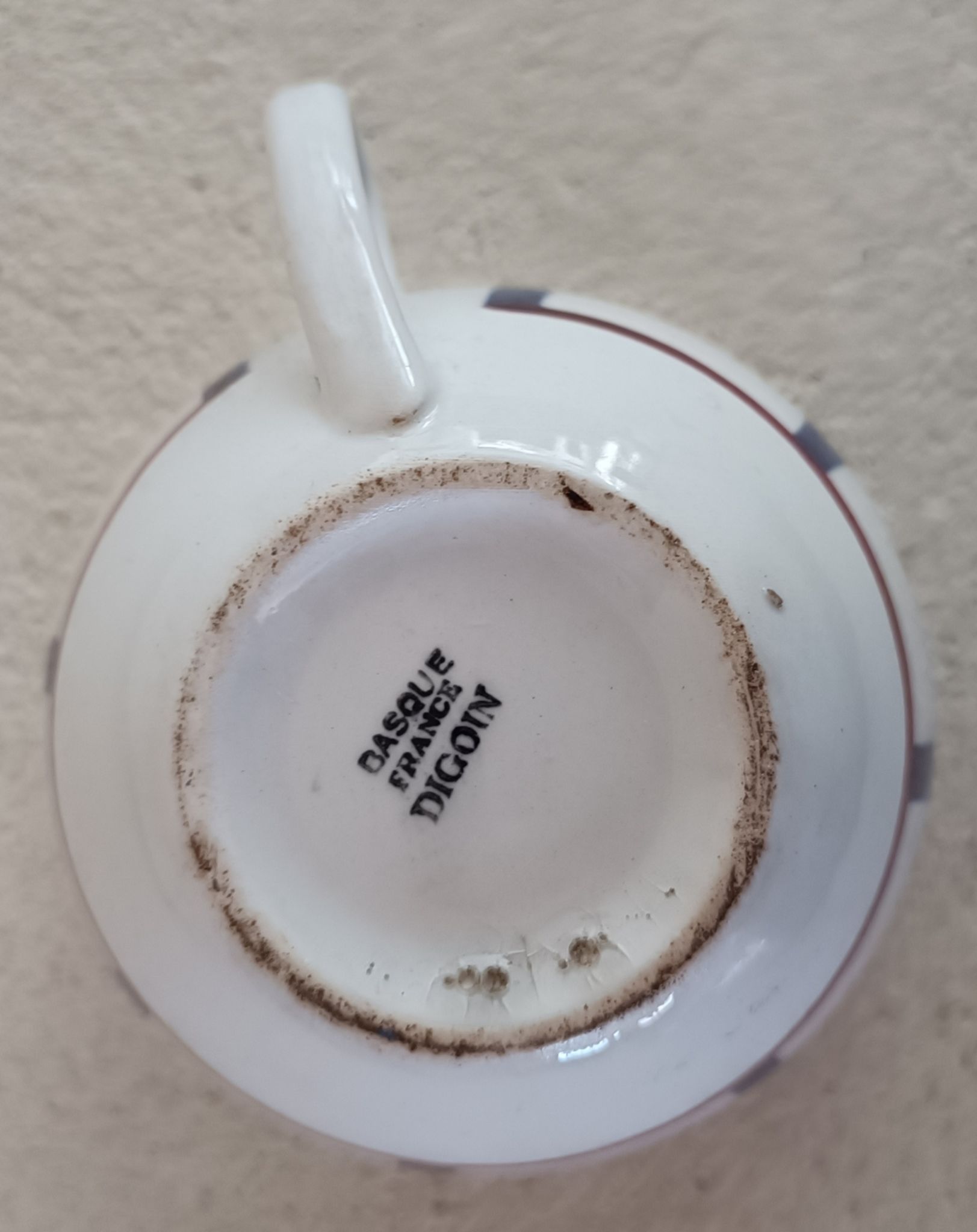 Tasse à thé, soucoupe et assiette Basque Digoin