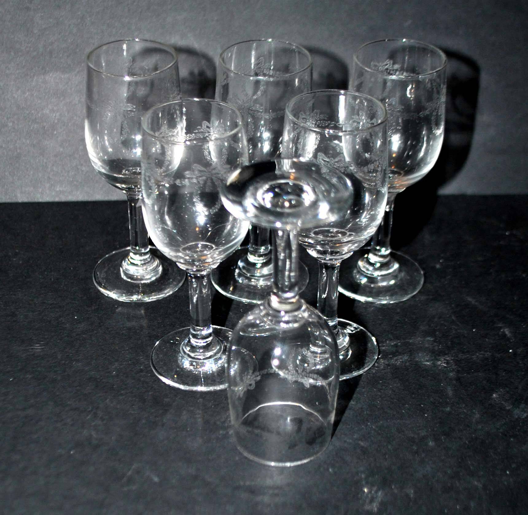 Portieux set of 6 old liqueur glasses, ferdinand model, ribbons and garlands of flowers, 1910