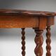 Table d'appoint en chêne massif sculptée et tournées, France, vers 1890
