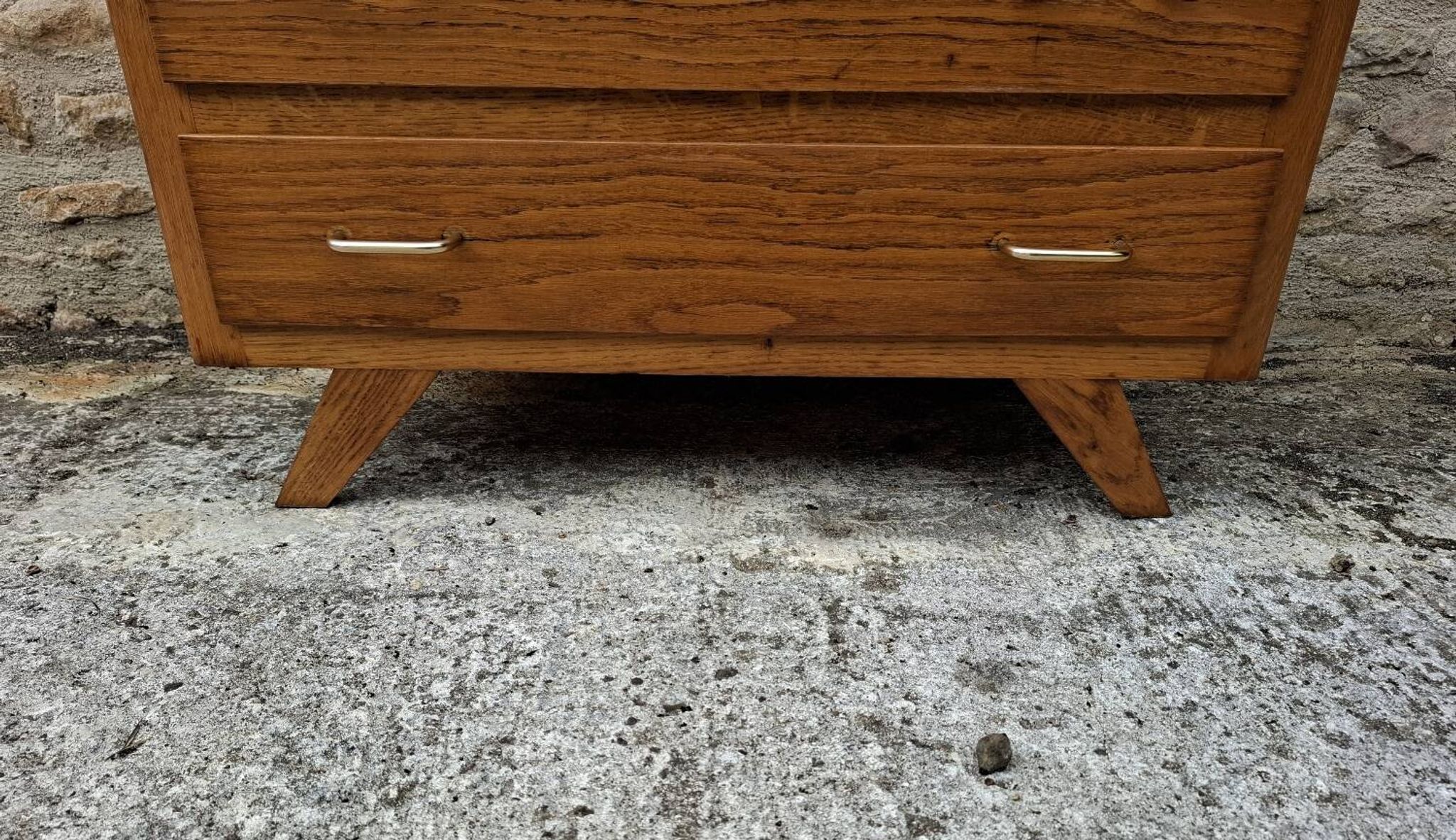Compass leg chest of drawers