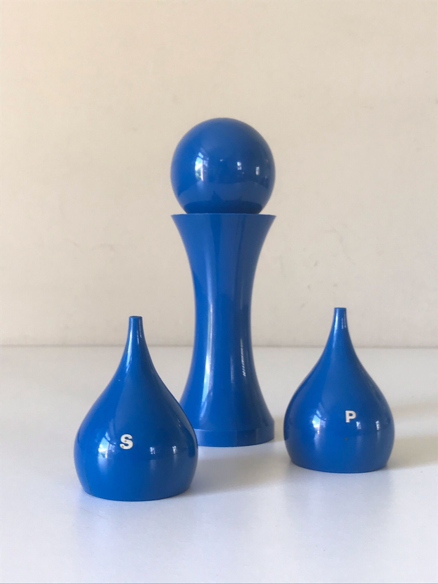 Guzzini shakers vintage design 70s