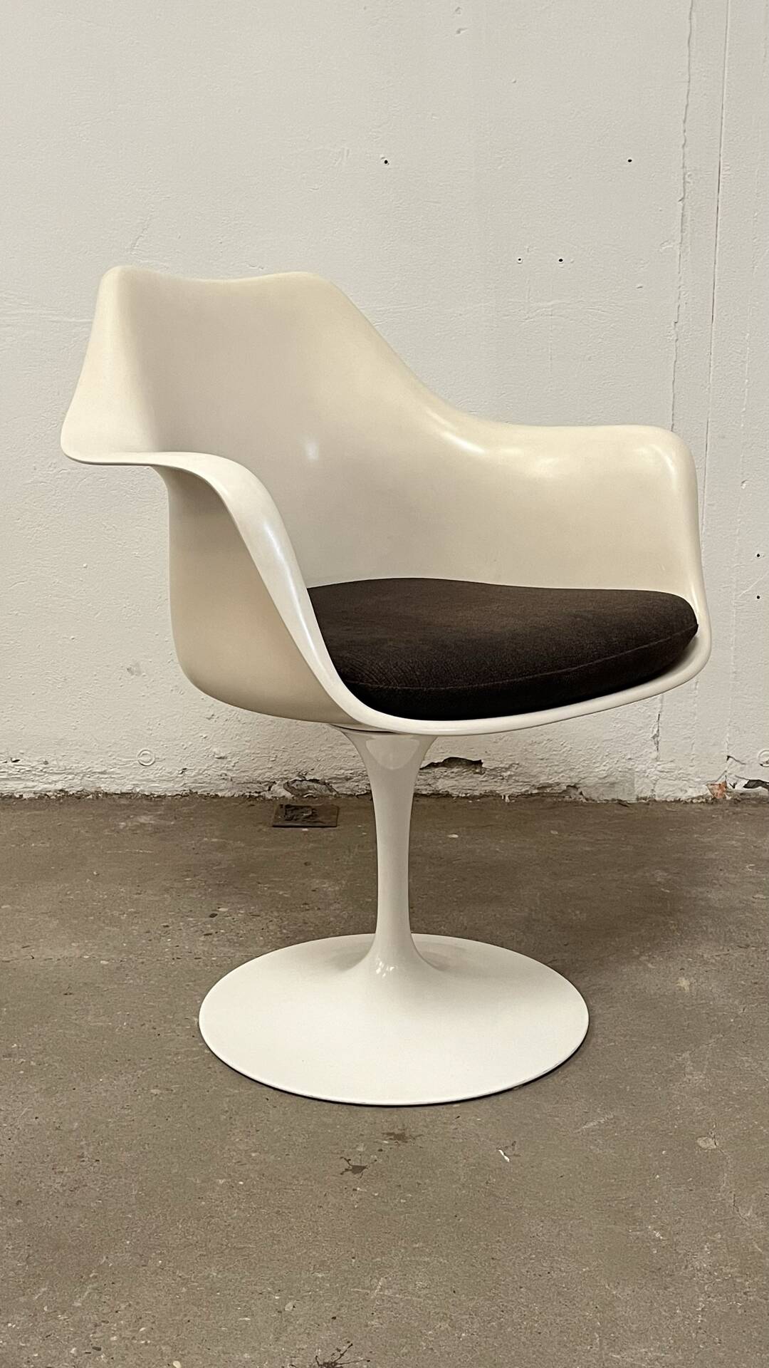 Pair of Tulip armchairs Saarinen Knoll