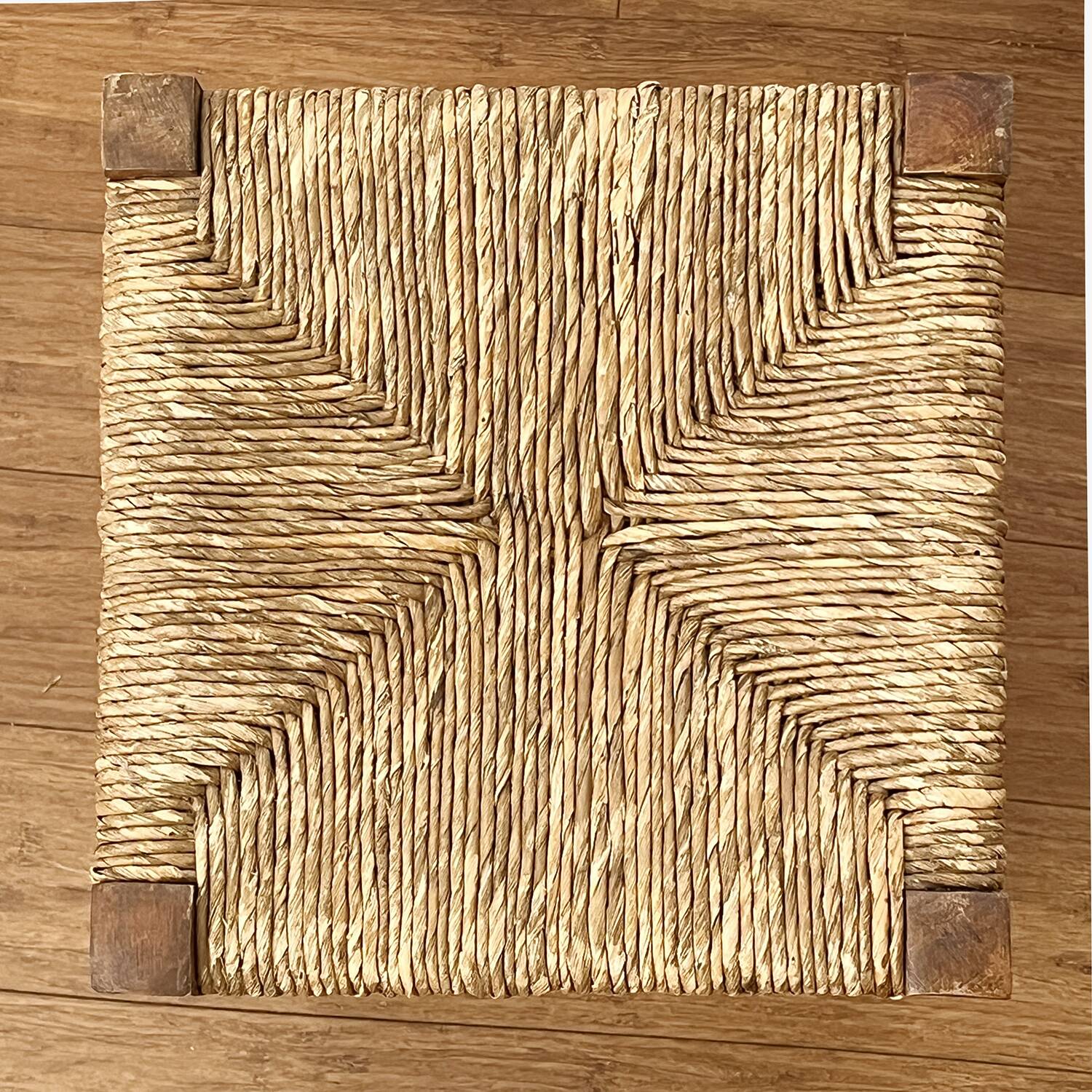 Tabouret en paille