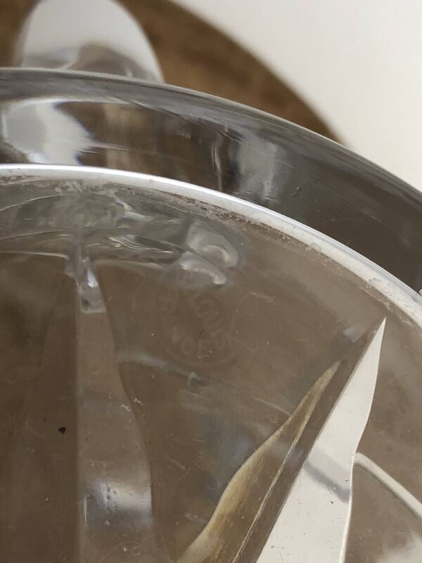 Carafe pichet en cristal de Saint Louis signé