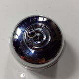 Switch made of pocelaine and aluminium