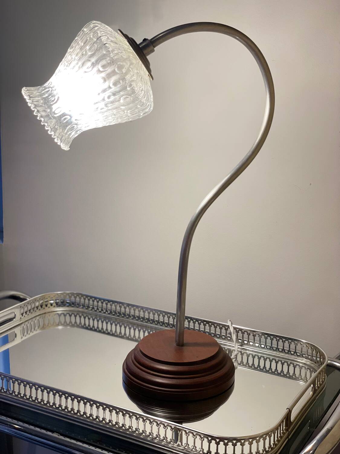 Metal and wood gooseneck table lamp