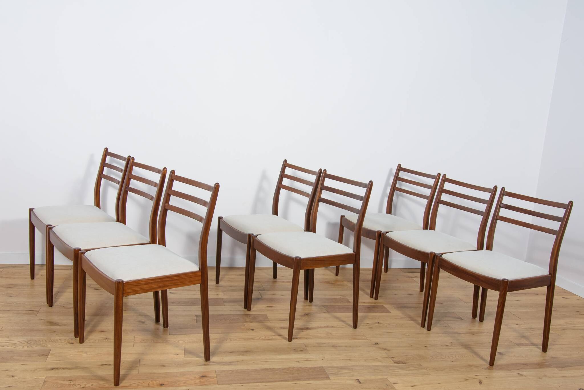 Set de 8 chaises de salle à manger en teck par Victor Wlkins pour G-Plan, 1960s