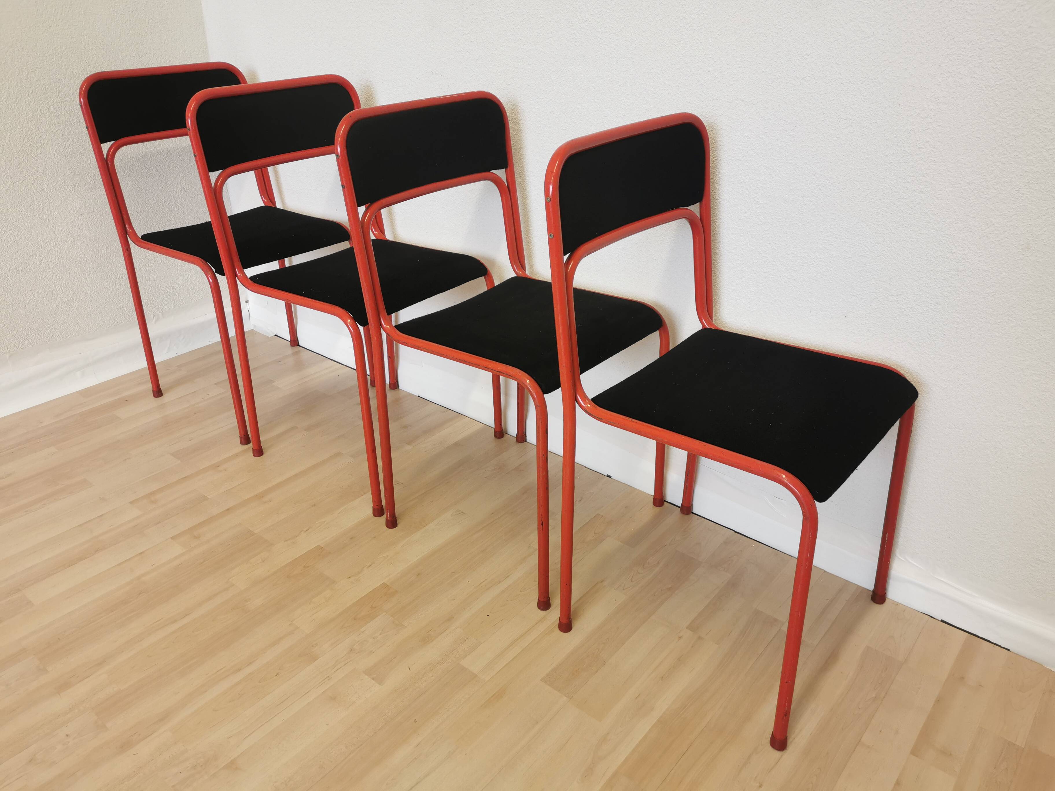 Set of 4 1970s Red & Black Metal Chair: Space Age Stackable Dining Chair
