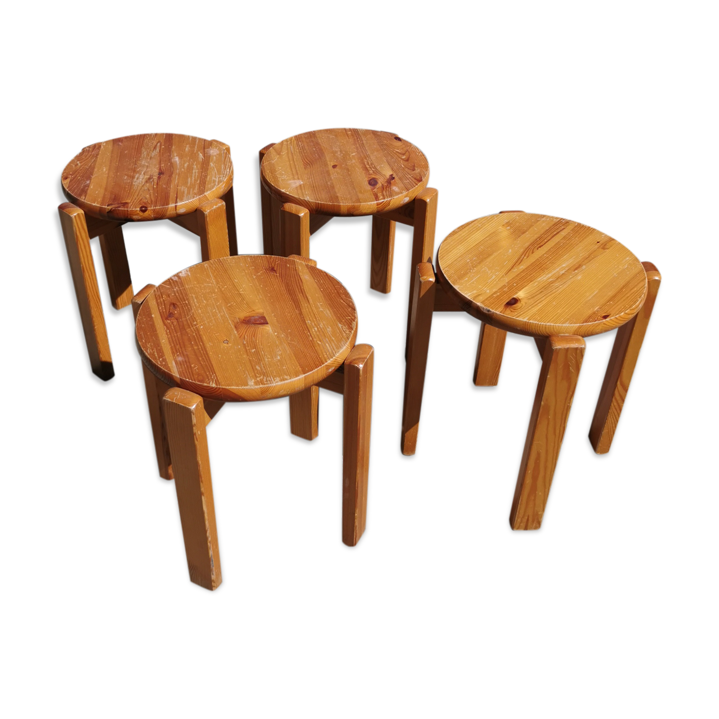 Stackable pine stools