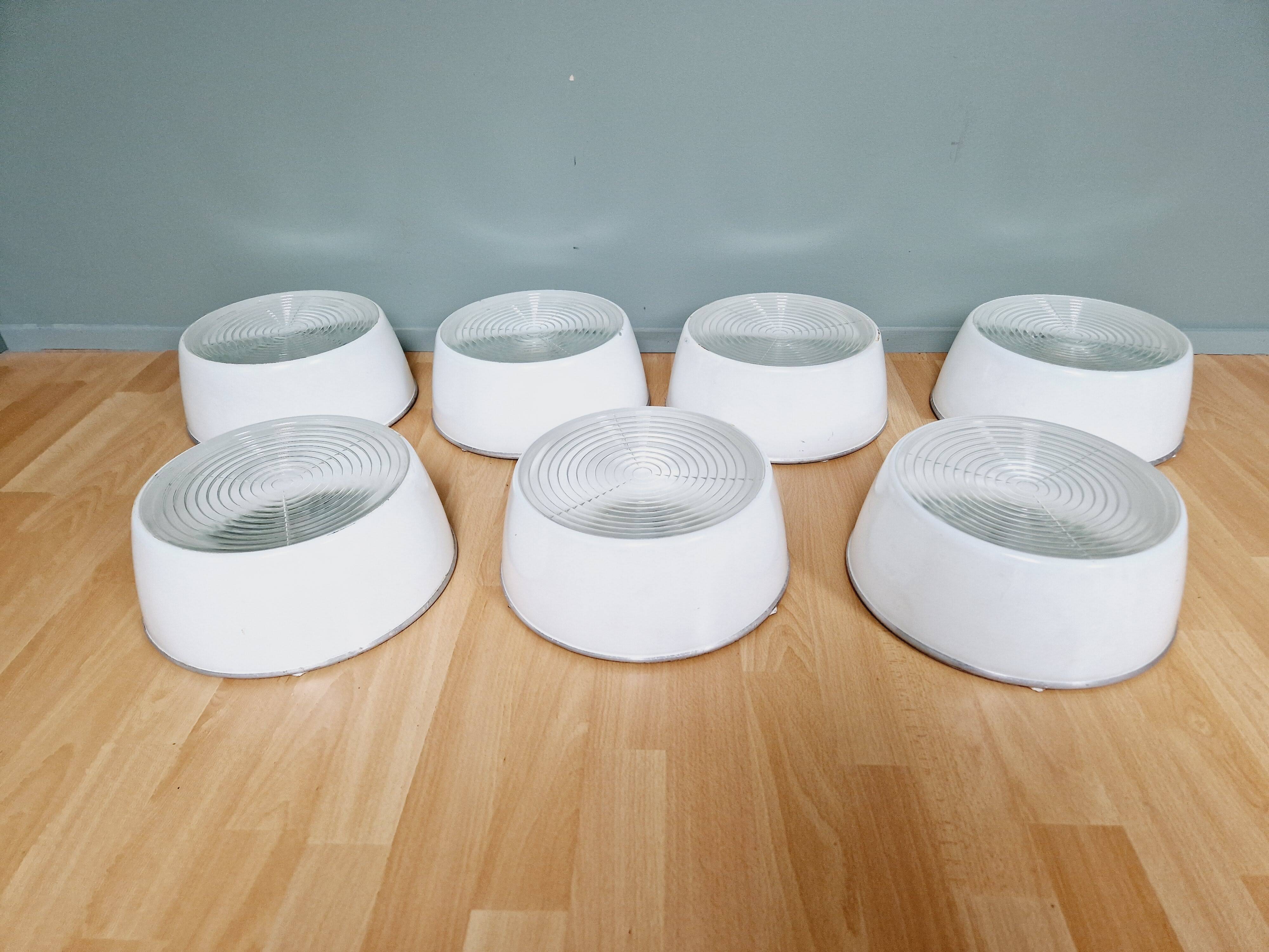 Plafonnier industriel Holophane en verre opaline blanc et transparent (7 disponibles)