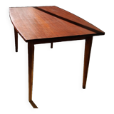 Scandinavian table with extensions