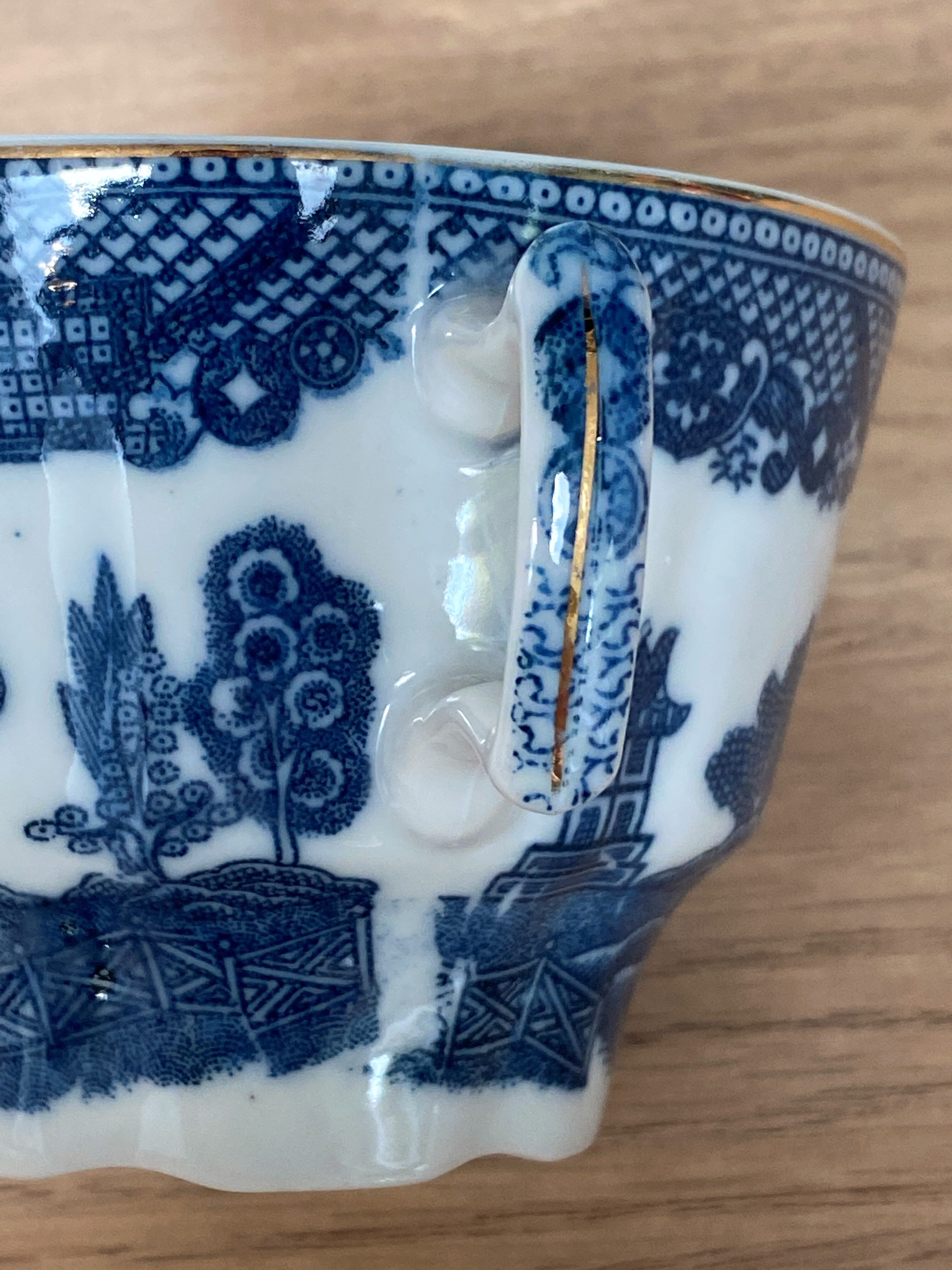 2 fine porcelain cups