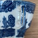 2 fine porcelain cups