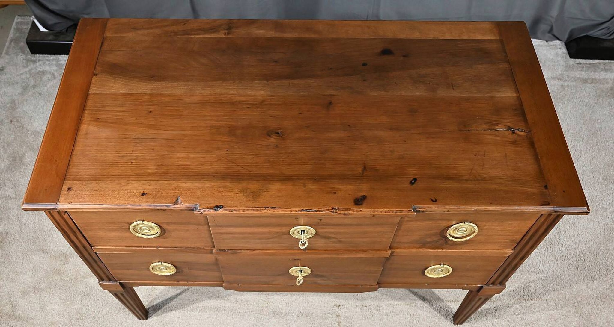 Walnut Jumping Commode, Louis XVI period – Late 18th century