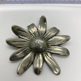 12 door knives Tin of the Manor