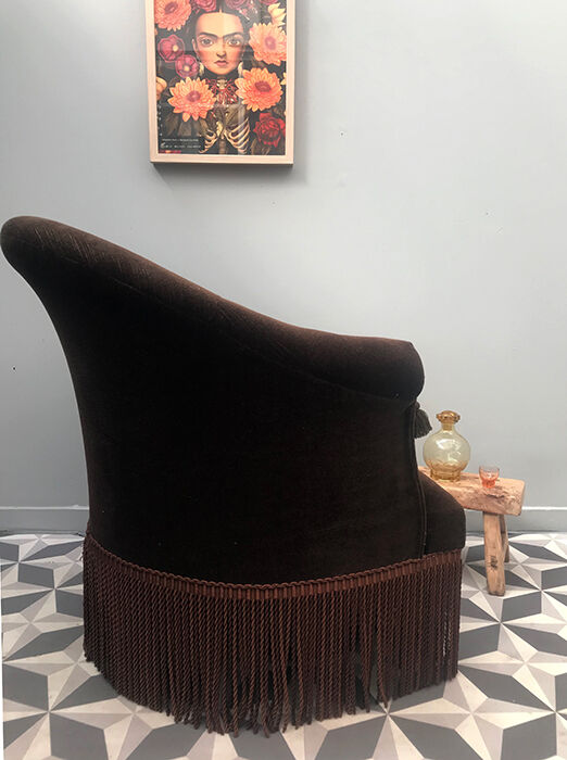 Chocolate toad armchair