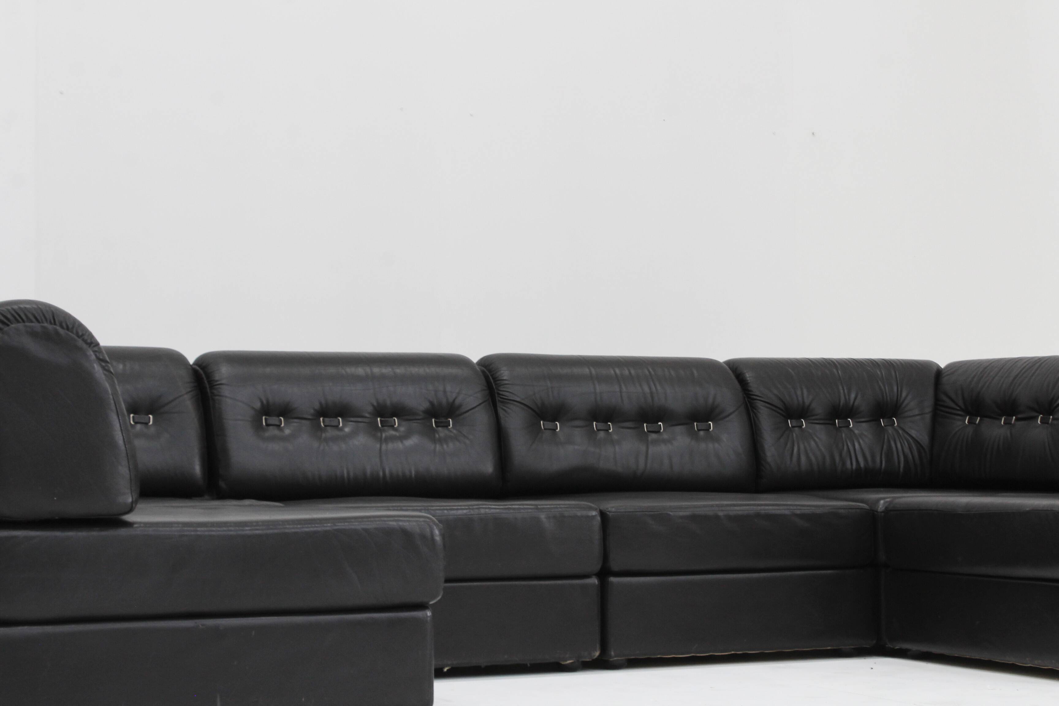 Canapé modulable vintage en cuir noir des années 1970