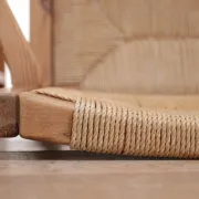 Ensemble de quatre chaises de salle à manger danoises modernes du milieu du siècle en papercord et pin massif.