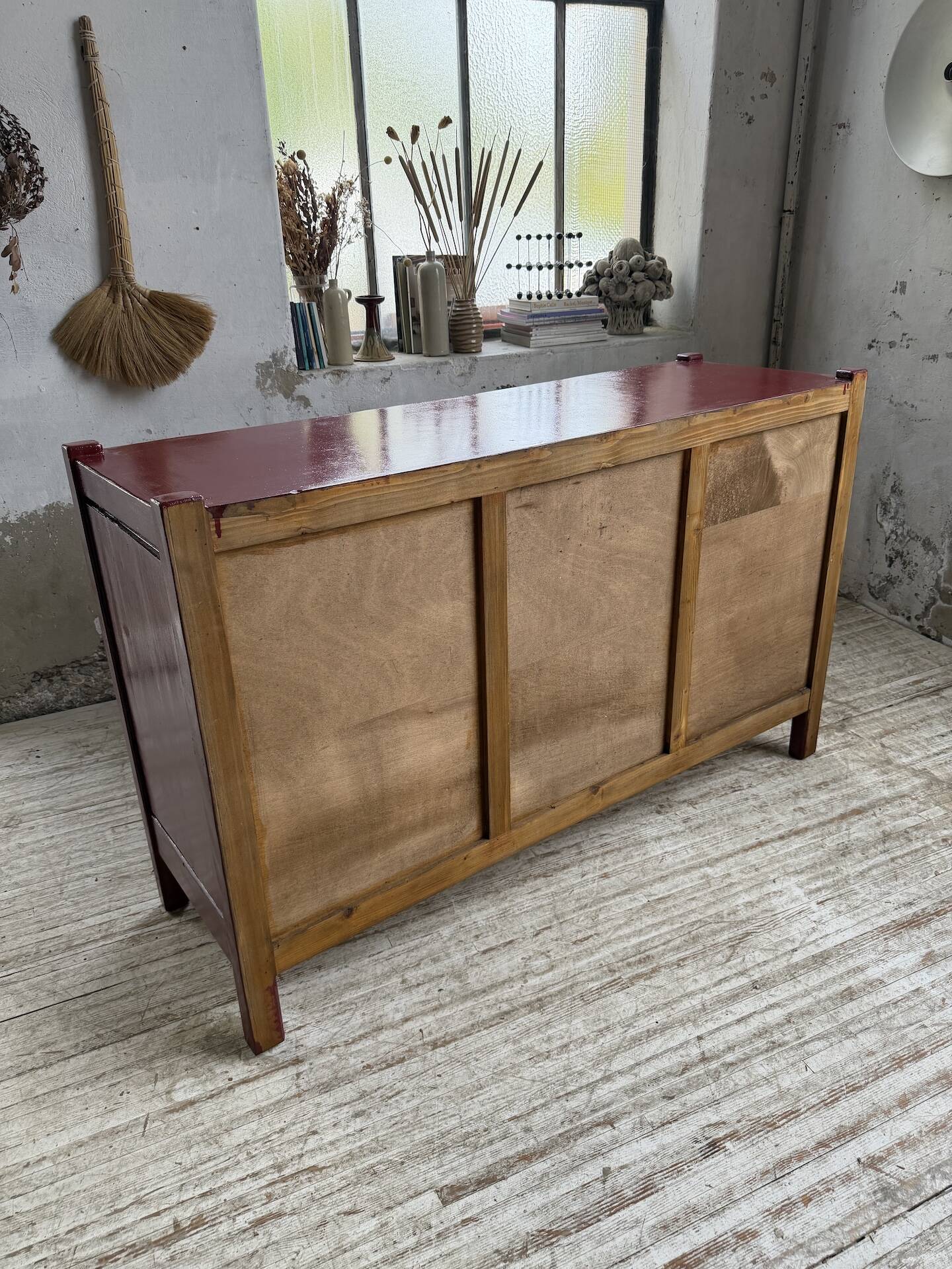 Red lacquered enfilade 1970 160cm