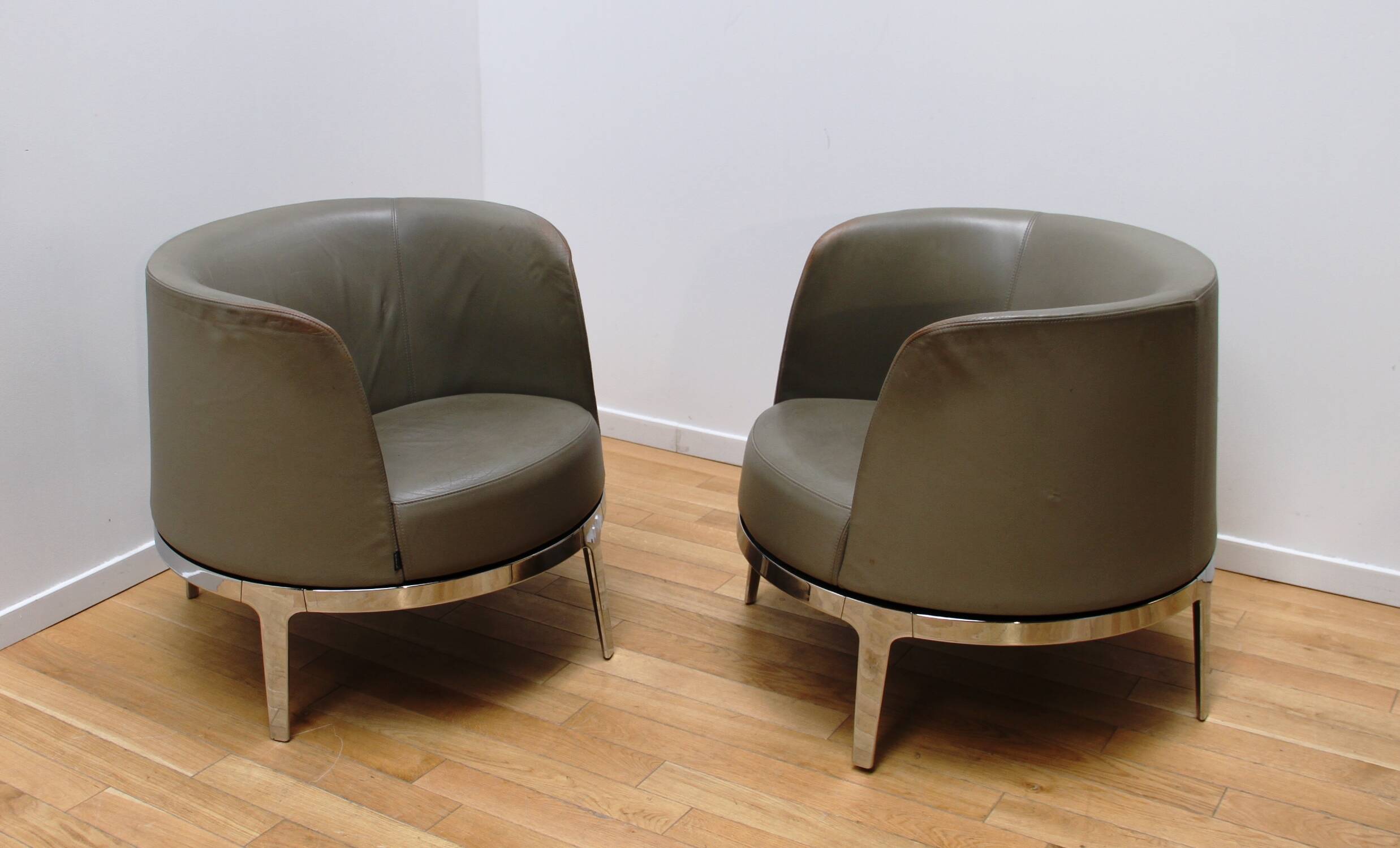 Paire de fauteuils Omni, Materia