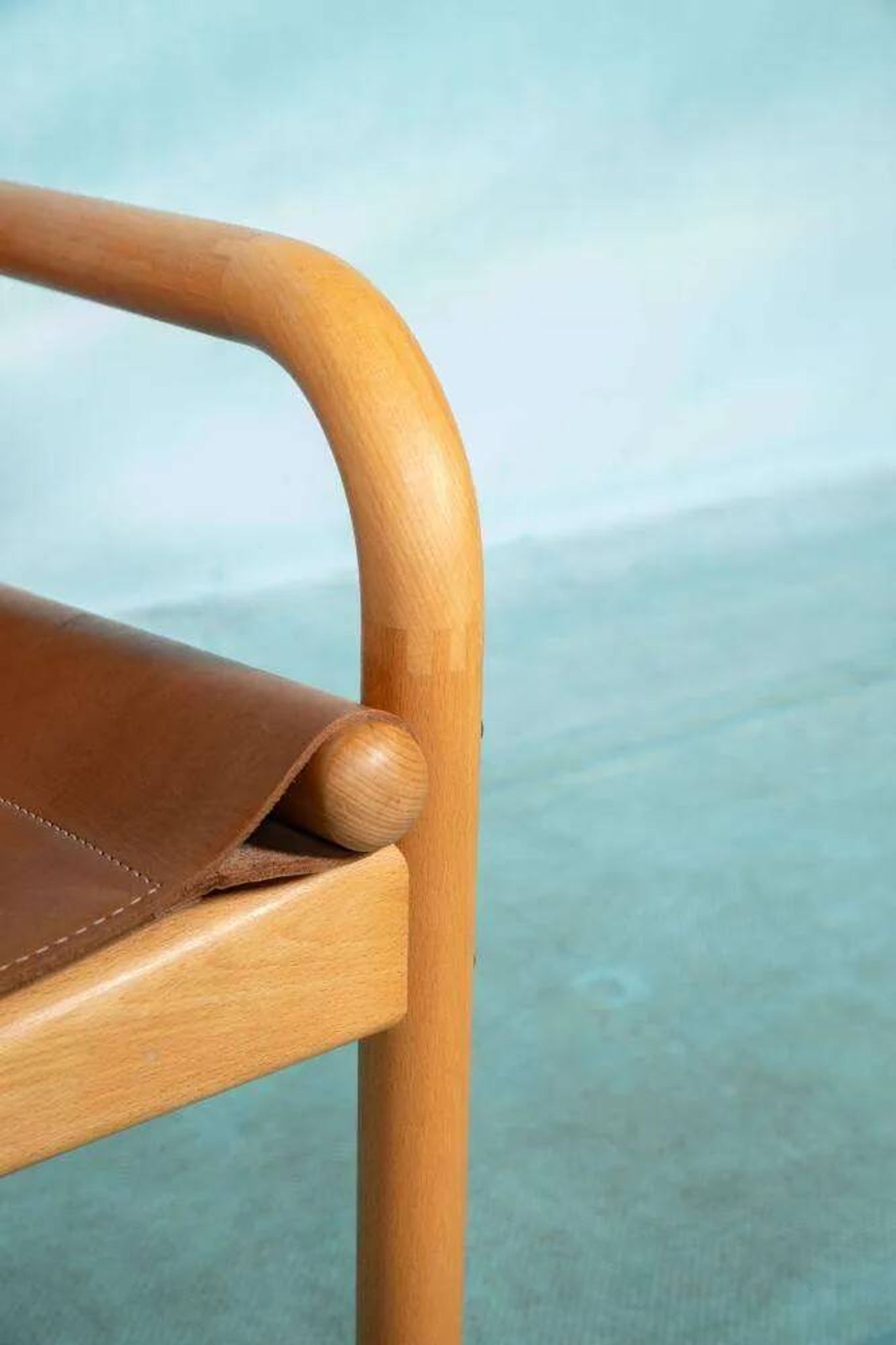 Danish safari chair in beech wood and leather from the 1970s.