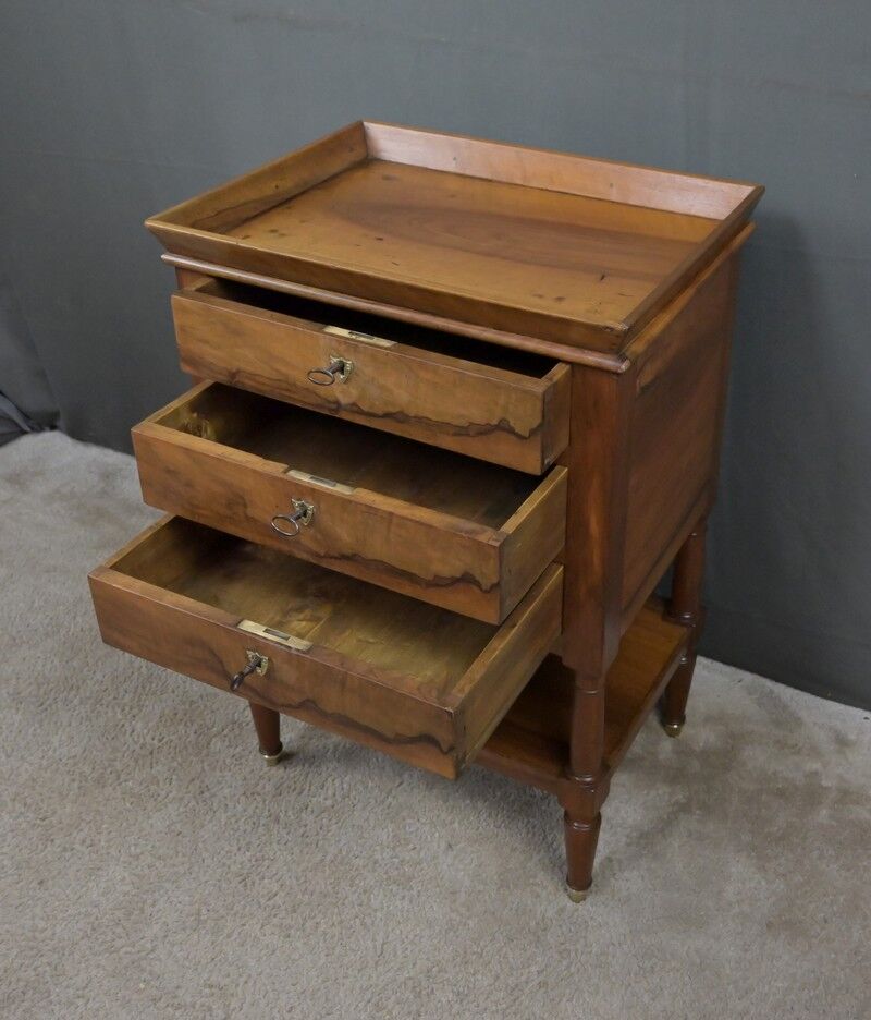 Petite table de salon en noyer, style Louis-Philippe – Milieu XIXe
