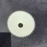 Serrated opaline suspension